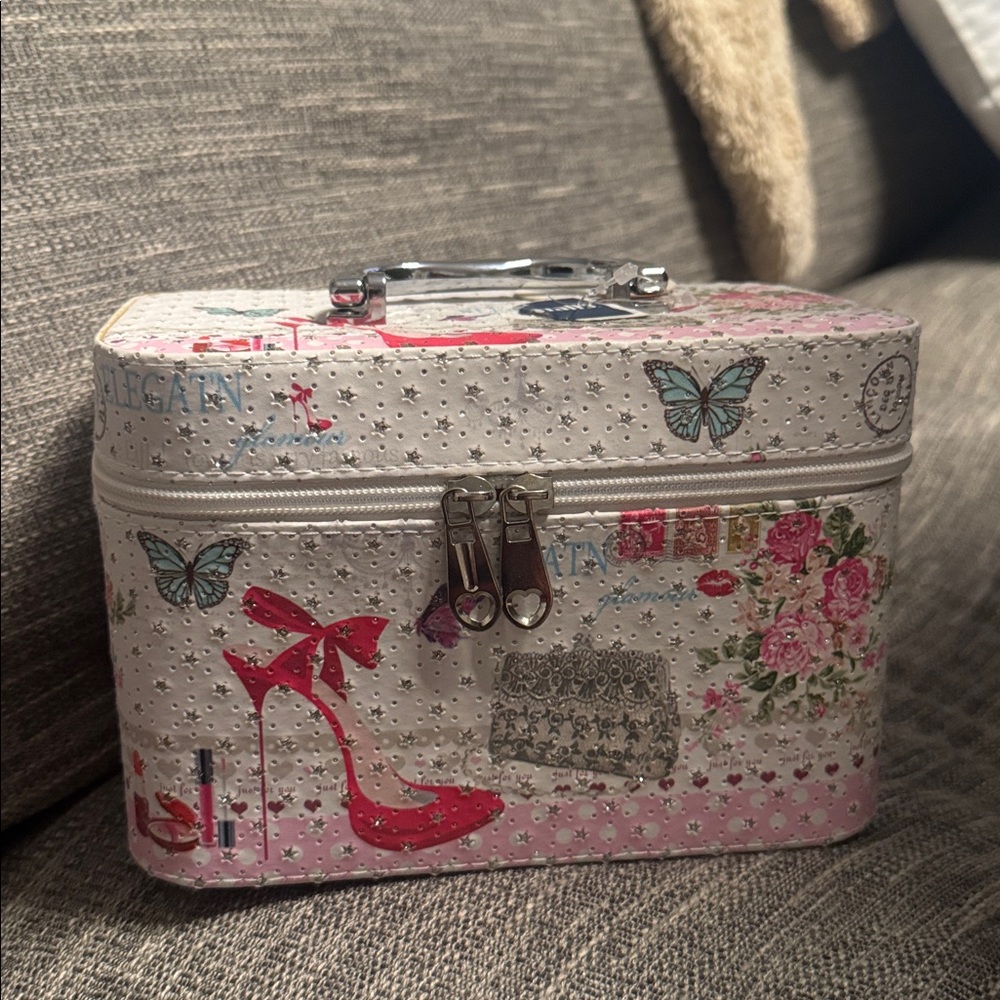 Floral and Butterfly Print Cosmetic Case
